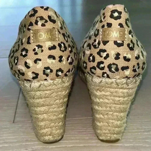 Toms Michelle Neutral Cheetah Peep Toe Wedges sz 9.5 W - Picture 5 of 10